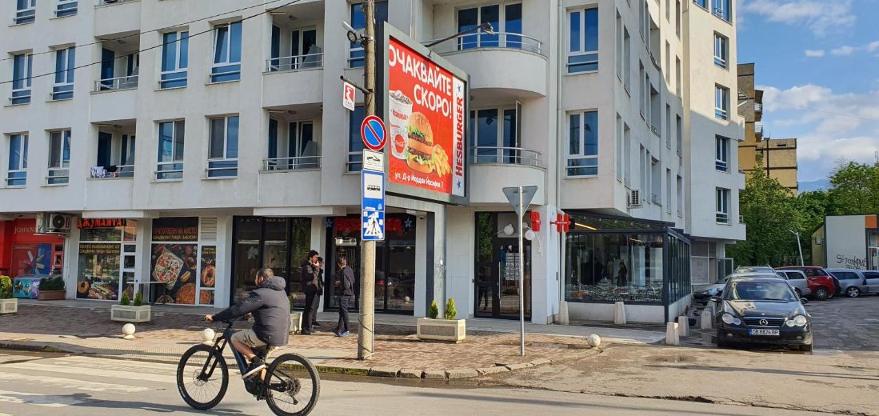 Colonel 963 Apartament
